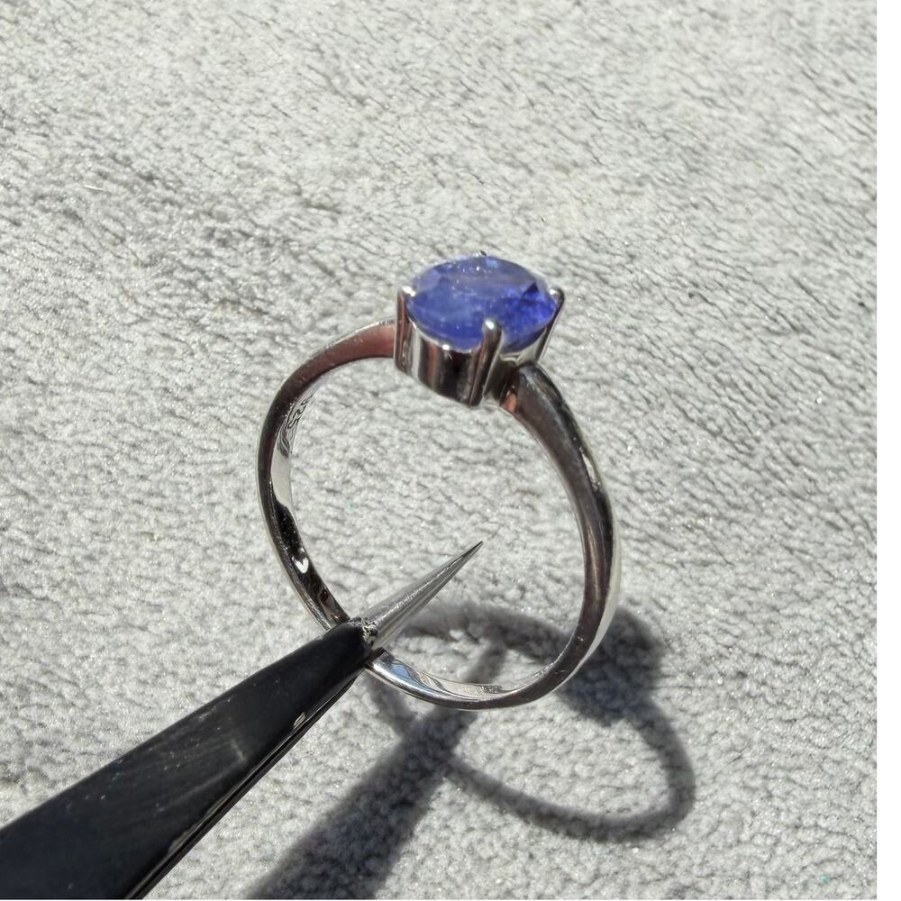 Stamped 925 Sterling Silver Natural Tanzanite Ring size 8 - Picture 4 of 10
